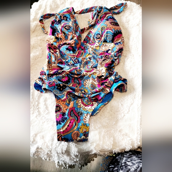 Lucky Brand Poolside Charm Women's Multicolor Paisley OnePiece Swimsuit NWT MED - Picture 4 of 5
